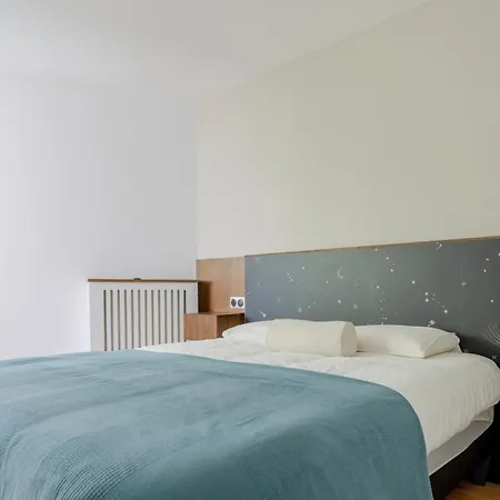 Paris La Defense Design Courbevoie